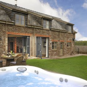  Coed Farm - kate & tom's Large Holiday Homes