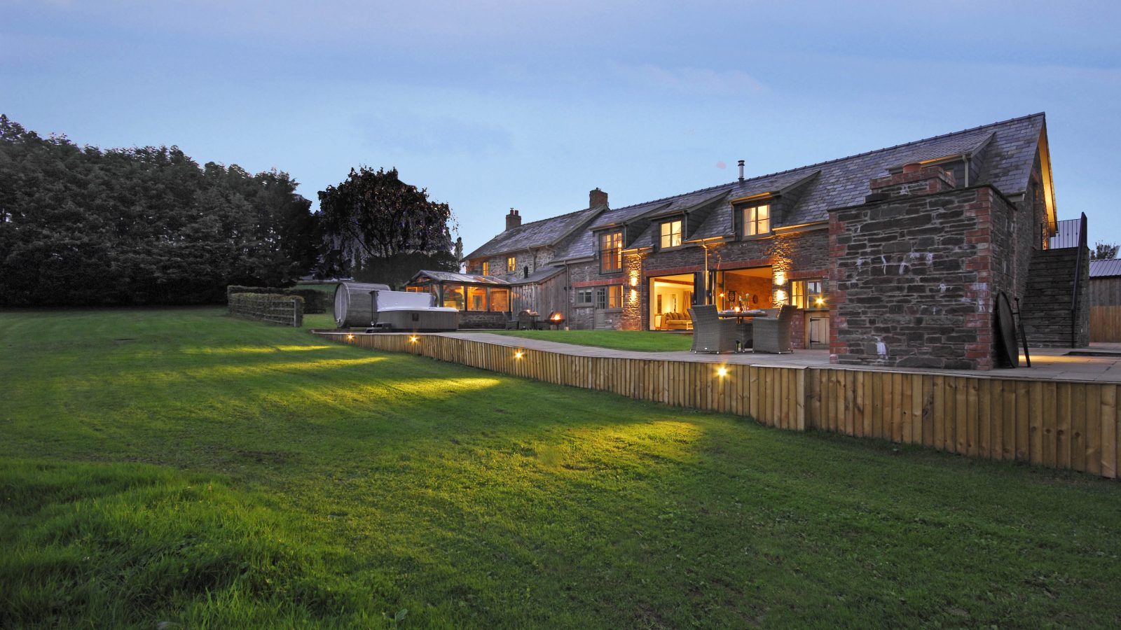  Coed Farm - kate & tom's Large Holiday Homes