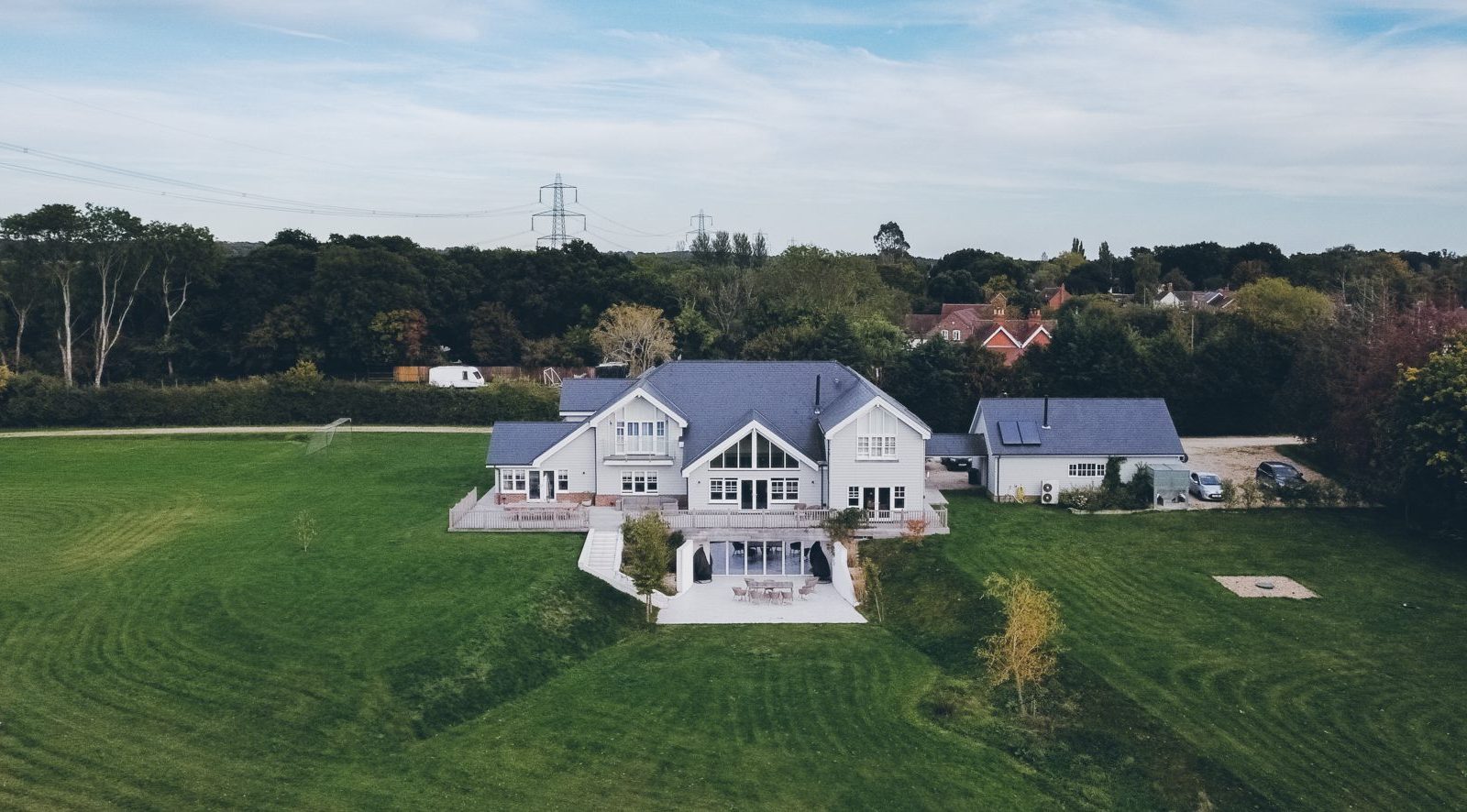  Meon Valley House - kate & tom's Large Holiday Homes