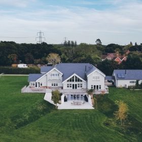 Meon Valley House - kate & tom's Large Holiday Homes