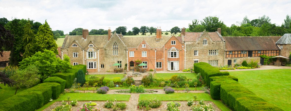 Broadstone Court - kate & tom's Large Holiday Homes