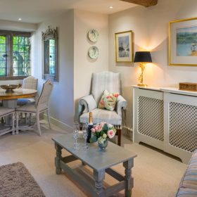 Lovedays Cottage - kate & tom's Large Holiday Homes