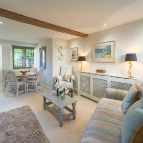 Lovedays Cottage - kate & tom's Large Holiday Homes
