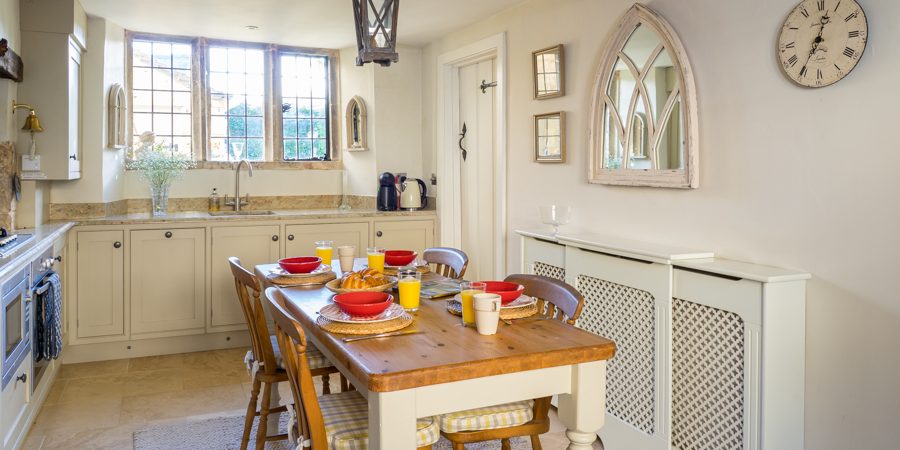 Lovedays Cottage - kate & tom's Large Holiday Homes