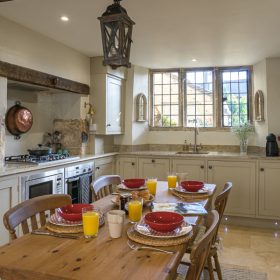  Lovedays Cottage - kate & tom's Large Holiday Homes
