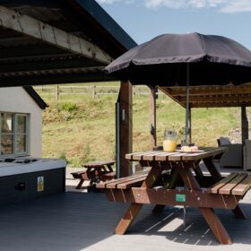 Cambrian Retreat - kate & tom's Large Holiday Homes