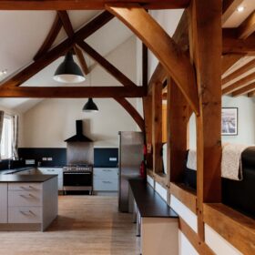 Cambrian Retreat - kate & tom's Large Holiday Homes