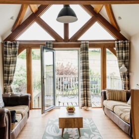 Cambrian Retreat - kate & tom's Large Holiday Homes