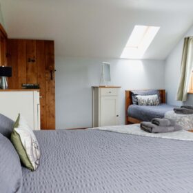 Cambrian Retreat - kate & tom's Large Holiday Homes