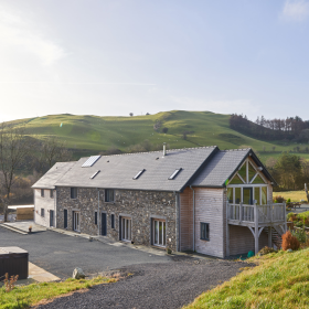 Cambrian Retreat - kate & tom's Large Holiday Homes