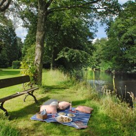 Godolphin Hall - kate & tom's Large Holiday Homes