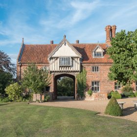 Tudor Hall Estate - kate & tom's Large Holiday Homes