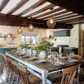  Holwell Farmhouse - kate & tom's Large Holiday Homes