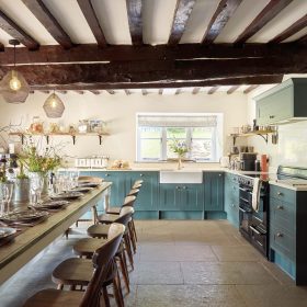 Holwell Farmhouse - kate & tom's Large Holiday Homes