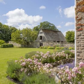 Country Garden Manor - kate & tom's Large Holiday Homes