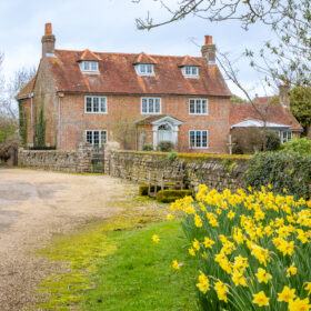 Hidden Orchard - kate & tom's Large Holiday Homes