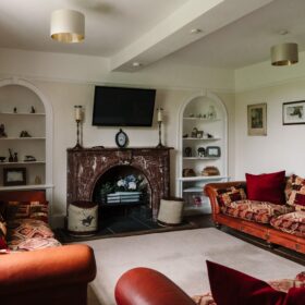 Lea Marston Farmhouse - kate & tom's Large Holiday Homes