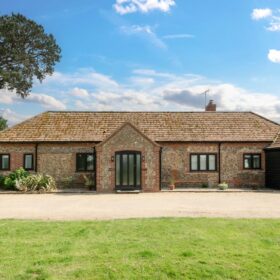 Burghwood Stables - kate & tom's Large Holiday Homes