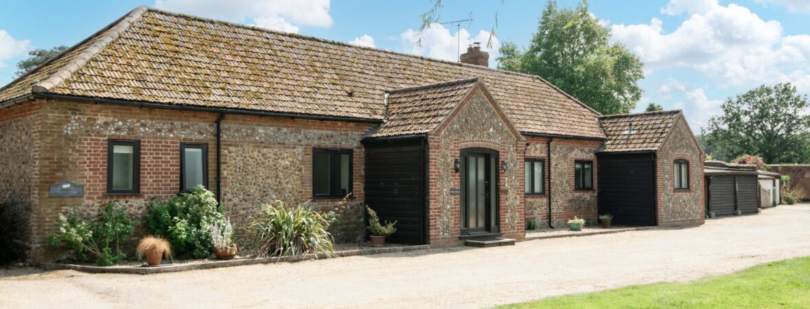 Burghwood Stables - kate & tom's Large Holiday Homes