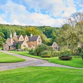 Melksham Court - kate & tom's Large Holiday Homes