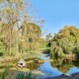 Melksham Court - kate & tom's Large Holiday Homes