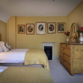 Morland Manor - kate & tom's Large Holiday Homes