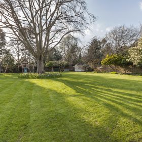 Font Hall - kate & tom's Large Holiday Homes