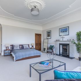 Font Hall - kate & tom's Large Holiday Homes