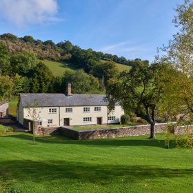 Holwell Farmhouse - kate & tom's Large Holiday Homes