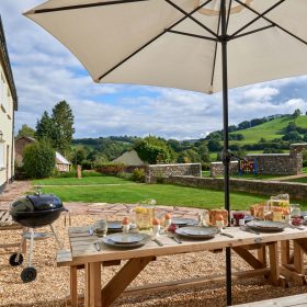  Holwell Farmhouse - kate & tom's Large Holiday Homes