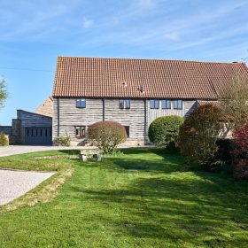 Box Barn - kate & tom's Large Holiday Homes