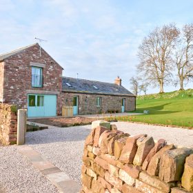 Eden Valley Hall Farm & Barn - kate & tom's Large Holiday Homes