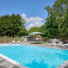  Silvertree Manor - kate & tom's Large Holiday Homes