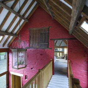 Oak Lake Barn Hallway - kate & tom's Large Holiday Homes