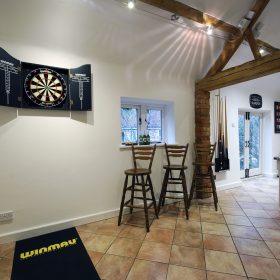 Oak Lake Barn Games Room - kate & tom's Large Holiday Homes