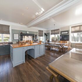 Pennine Hills Manor - kate & tom's Large Holiday Homes