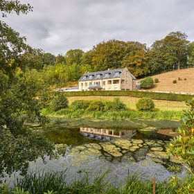 Whitby Lakehouse - kate & tom's Large Holiday Homes