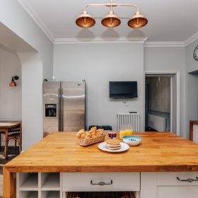  Riverside Retreat - kate & tom's Large Holiday Homes