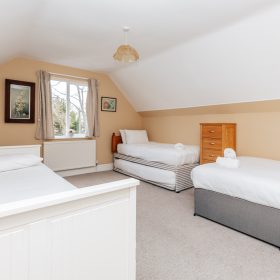  Riverside Retreat - kate & tom's Large Holiday Homes