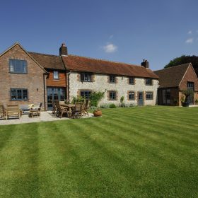 South Downs Farm - kate & tom's Large Holiday Homes