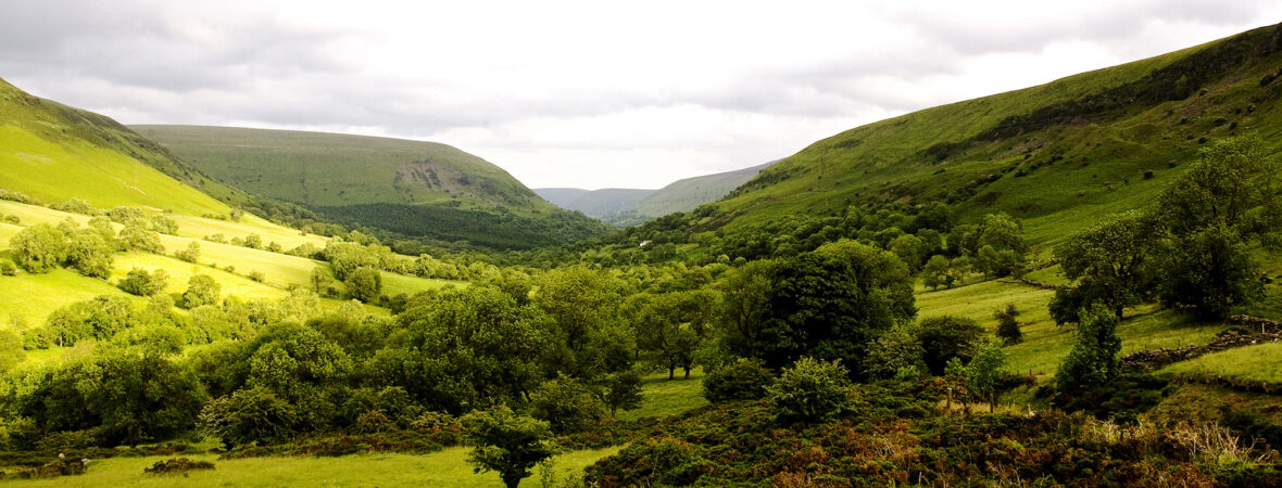 Mountain Hideaway - kate & tom's Large Holiday Homes