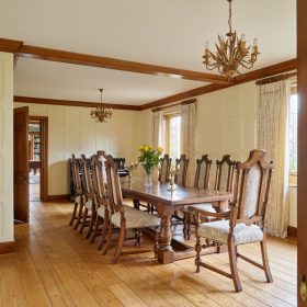 Sussex Manor - kate & tom's Large Holiday Homes