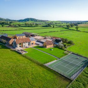 Somerton Barn - kate & tom's Large Holiday Homes