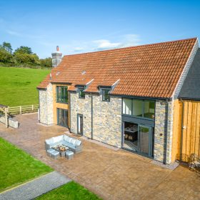 Somerton Barn - kate & tom's Large Holiday Homes