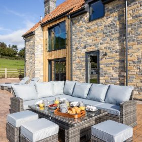 Somerton Barn - kate & tom's Large Holiday Homes