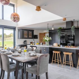 Somerton Barn - kate & tom's Large Holiday Homes