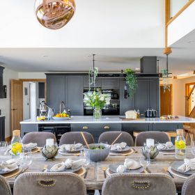 Somerton Barn - kate & tom's Large Holiday Homes