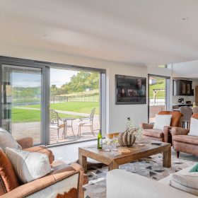 Somerton Barn - kate & tom's Large Holiday Homes