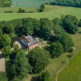 The Moated Manor - kate & tom's Large Holiday Homes