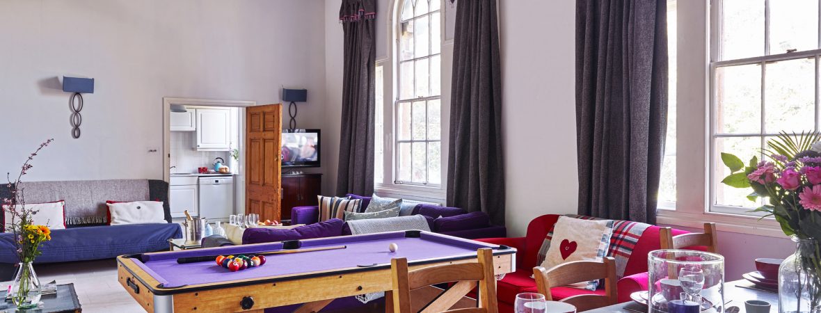 Old Brook School House - kate & tom's Large Holiday Homes